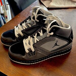 Boys Nike Jordans 3.5Y